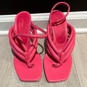 Le silla pink heels